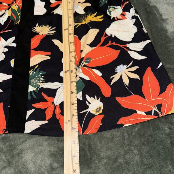 Shein Curve Tank Top Women's 0XL Multicolor Floral Spaghetti Straps V-Neck - Picture 4 of 8